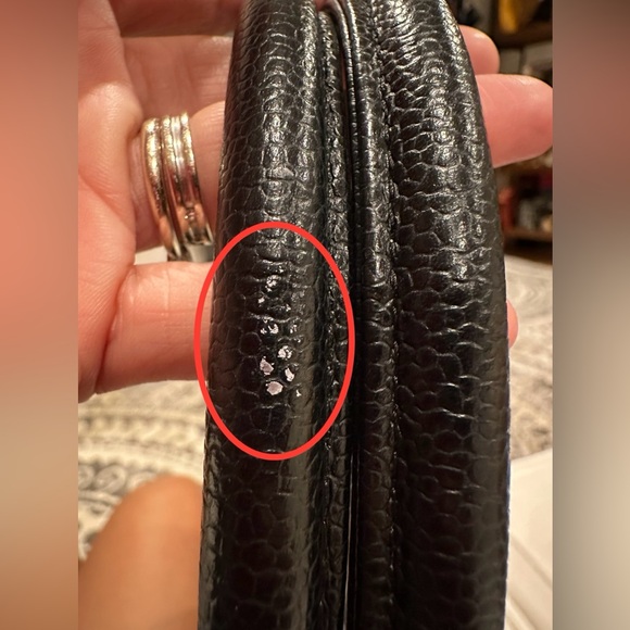 CHANEL TOTE CAVIAR LEATHER MEDALLION 🌟 AUTHENTIC 🌟 - Picture 11 of 13